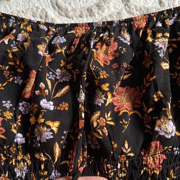 Kendall &Kylie floral crop - Picture 3 of 3